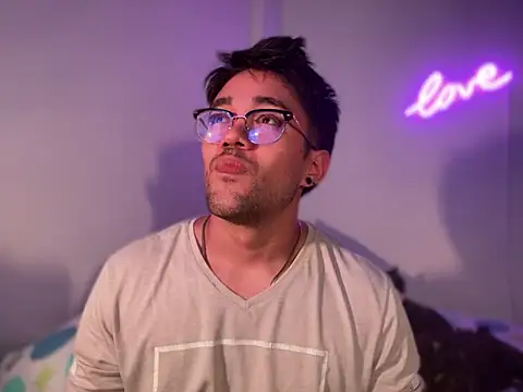 Im sophiie online show from January 12, 2025, 6:17 am