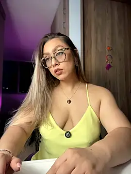 Im sophiie online show from June 11, 2026, 7:06 am