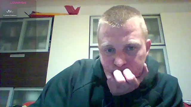 Snapshot of Matttthees chatting on March 17, 2025, 7:37 pm Matttthees online show from March 17, 2025, 7:37 pm