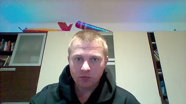 Snapshot of Matttthees chatting on October 22, 2025, 6:29 pm Matttthees online show from October 22, 2025, 6:29 pm