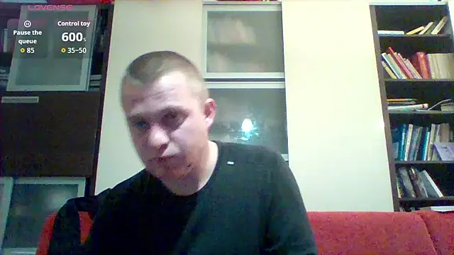 Snapshot of Matttthees chatting on November 26, 2025, 9:49 pm Matttthees online show from November 26, 2025, 9:49 pm