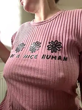 sweetmystery1 online show from October 28, 2025, 9:57 am