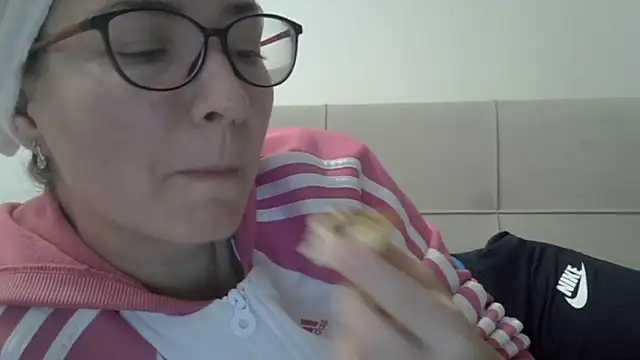 Ashleyspice online show from December 18, 2025, 7:14 am