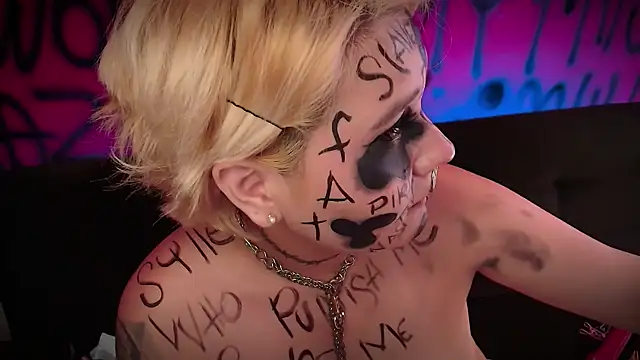 Snapshot of Laura_takint chatting on January 30, 2025, 7:15 pm Laura takint online show from January 30, 2025, 7:15 pm