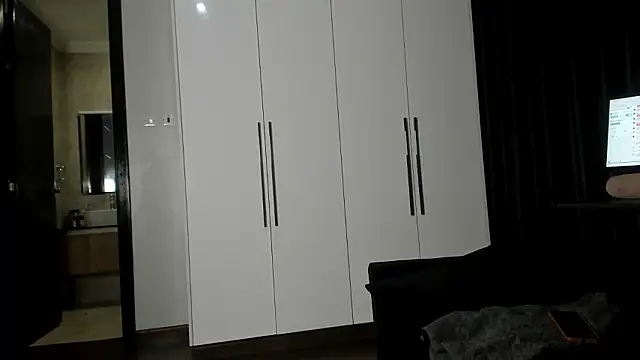 naughty bigass online show from March 16, 2026, 7:07 pm