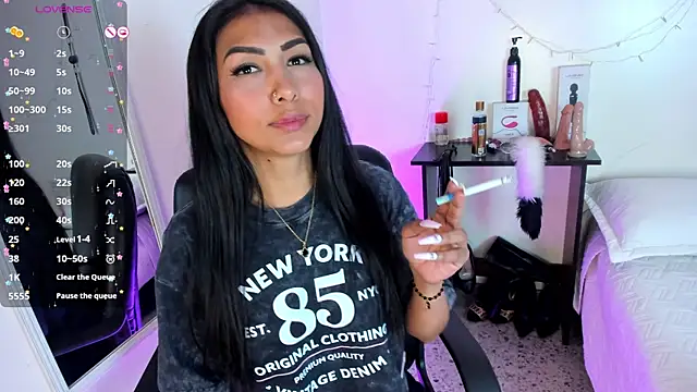 Tracy lambo online show from November 26, 2025, 8:32 pm