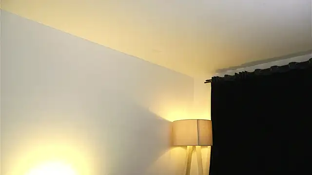 Valeriestyle online show from March 23, 2026, 3:43 am