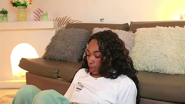 Valeriestyle online show from March 25, 2026, 4:51 am