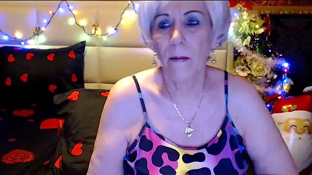 HappyWomanOn online show from December 16, 2024, 7:10 pm