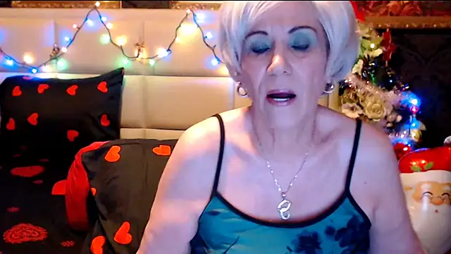 HappyWomanOn online show from December 17, 2024, 5:15 pm