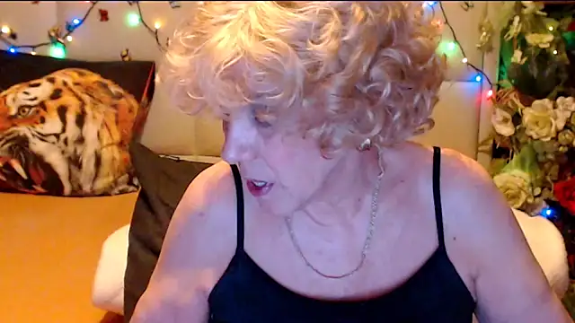 HappyWomanOn online show from February 11, 2026, 9:25 am