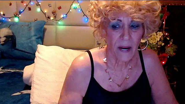 HappyWomanOn online show from February 21, 2026, 10:55 pm