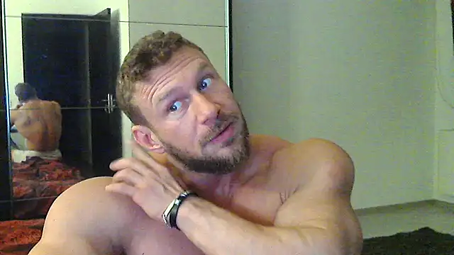 muscularkevin online show from December 7, 2024, 4:42 am