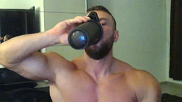 muscularkevin online show from September 18, 2025, 3:30 am