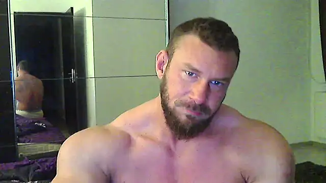 muscularkevin online show from March 31, 2026, 3:41 am