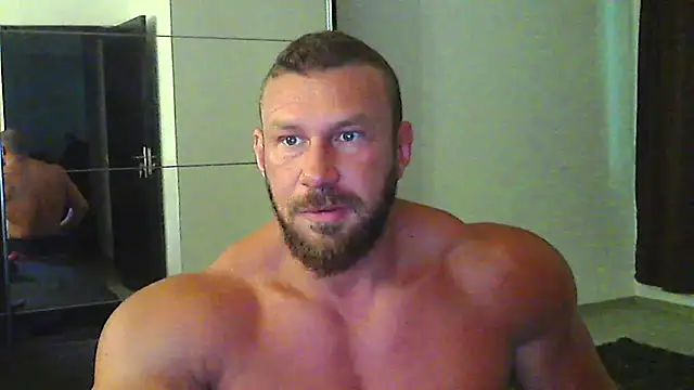 muscularkevin online show from June 23, 2026, 3:37 am