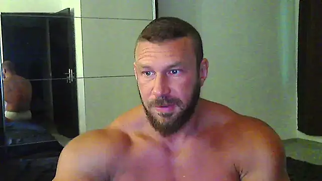 muscularkevin online show from June 24, 2026, 3:38 am