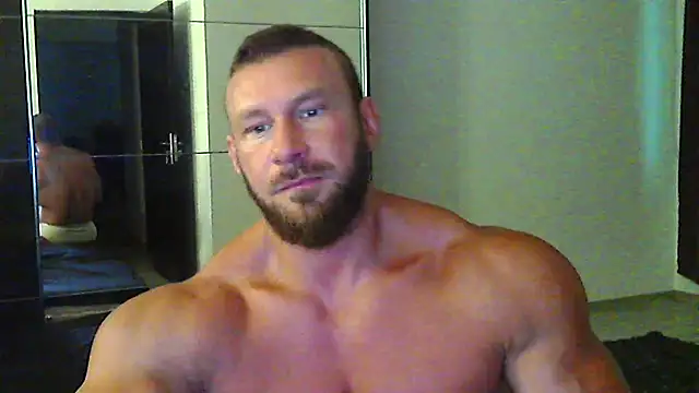 muscularkevin online show from June 26, 2026, 3:44 am