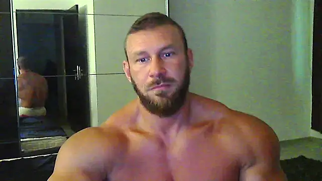 muscularkevin online show from June 27, 2026, 3:33 am