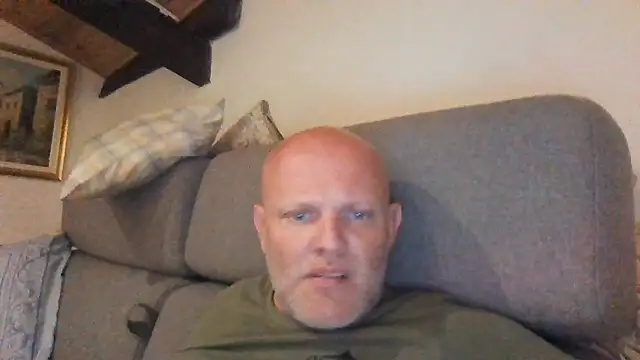 Snapshot of davigochi77bcn chatting on August 2, 2026, 8:18 pm davigochi77bcn online show from August 2, 2026, 8:18 pm