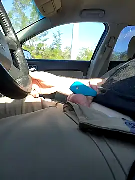 Hotredheadandtoungelasher online show from December 19, 2025, 3:41 pm