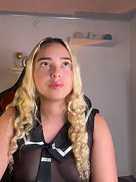 Irisweet  online show from March 7, 2025, 5:38 pm