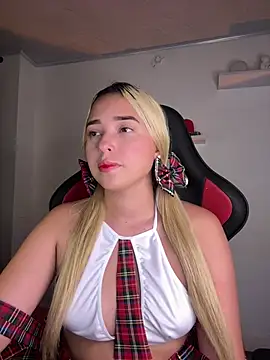 Irisweet  online show from March 21, 2025, 9:45 pm