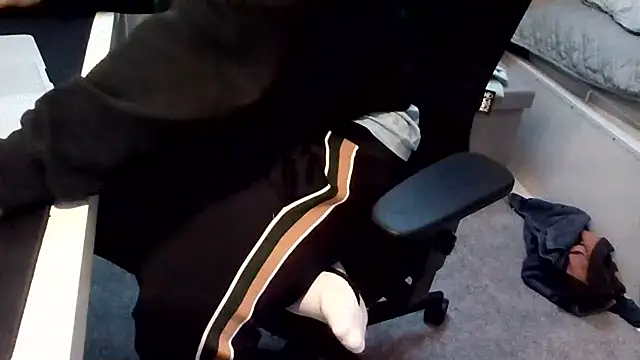 Luishorny19 online show from December 8, 2024, 2:19 pm