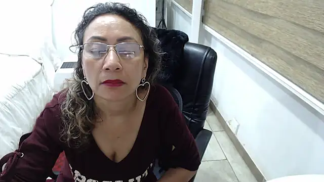 jesy hot online show from October 22, 2025, 2:56 am