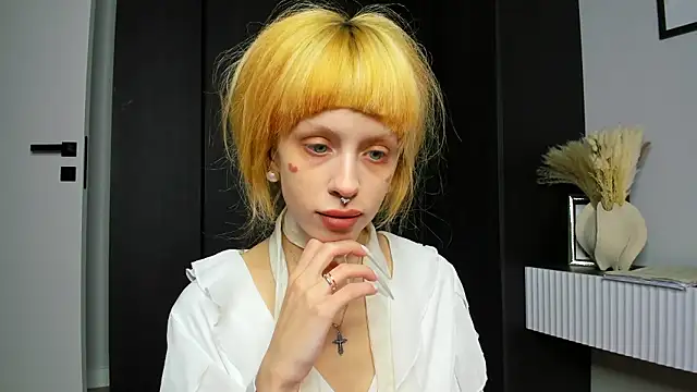 FlowerOfSin2001 online show from March 1, 2026, 5:48 pm