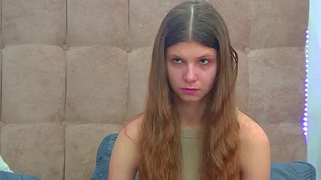 AudreyBarlow online show from November 28, 2025, 1:14 pm