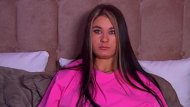 RachelSimpson online show from February 4, 2025, 2:07 am