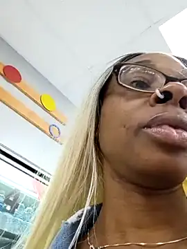 Jasmine FullsShine online show from April 9, 2026, 11:54 pm