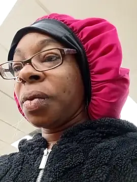 Jasmine FullsShine online show from April 19, 2026, 1:32 pm