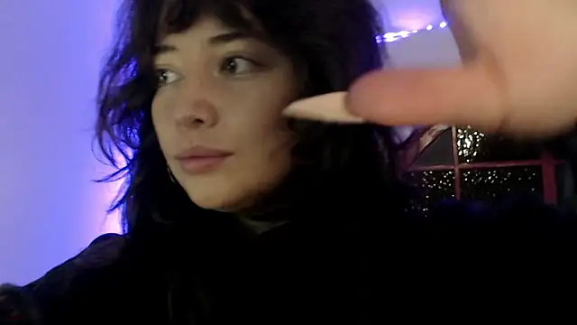 Snapshot of Hannah-Valhalla chatting on February 14, 2025, 3:33 am Hannah-Valhalla online show from February 14, 2025, 3:33 am