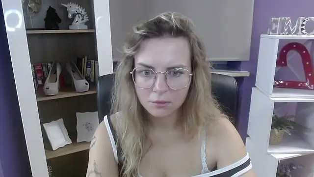 Zoey Erotic online show from September 11, 2025, 4:23 am