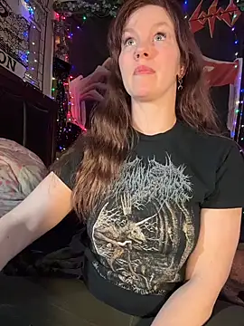 courtneyoccult online show from November 18, 2025, 6:07 am