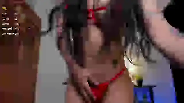 Snapshot of girl_dollxx chatting on December 10, 2024, 4:27 pm girl dollxx online show from December 10, 2024, 4:27 pm