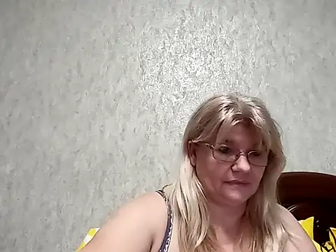 Diana 49 online show from February 2, 2025, 5:37 pm