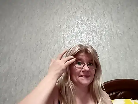 Diana 49 online show from February 3, 2025, 6:17 pm