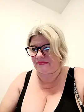 Diana 49 online show from April 12, 2026, 7:35 am