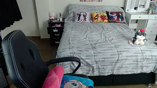 kittykat18x online show from October 29, 2025, 2:58 am