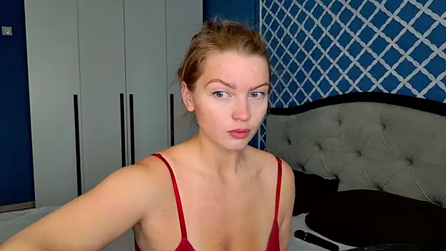 Snapshot of Busty_Redhead chatting on May 7, 2026, 7:14 am Busty Redhead online show from May 7, 2026, 7:14 am