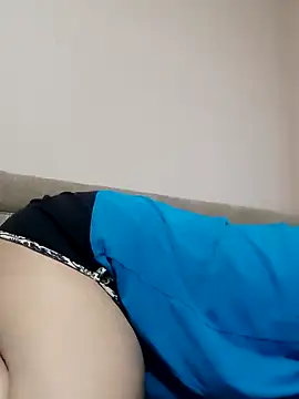 Zulfiya Bruce online show from November 30, 2025, 5:39 pm