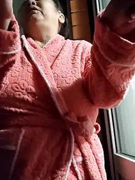 Zulfiya Bruce online show from December 16, 2025, 7:52 pm