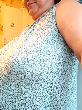 Zulfiya Bruce online show from March 13, 2026, 3:07 pm