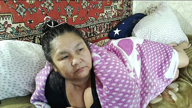 Snapshot of Zulfiya_Bruce chatting on June 22, 2026, 3:47 am Zulfiya Bruce online show from June 22, 2026, 3:47 am