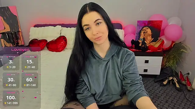 KeiraChoCo online show from April 20, 2026, 7:37 pm