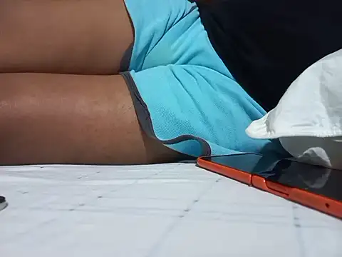 Snapshot of C4RL170S chatting on April 8, 2026, 5:18 am C4RL170S online show from April 8, 2026, 5:18 am