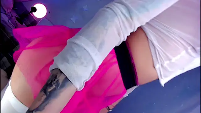 LickLizzy online show from January 10, 2025, 4:01 am